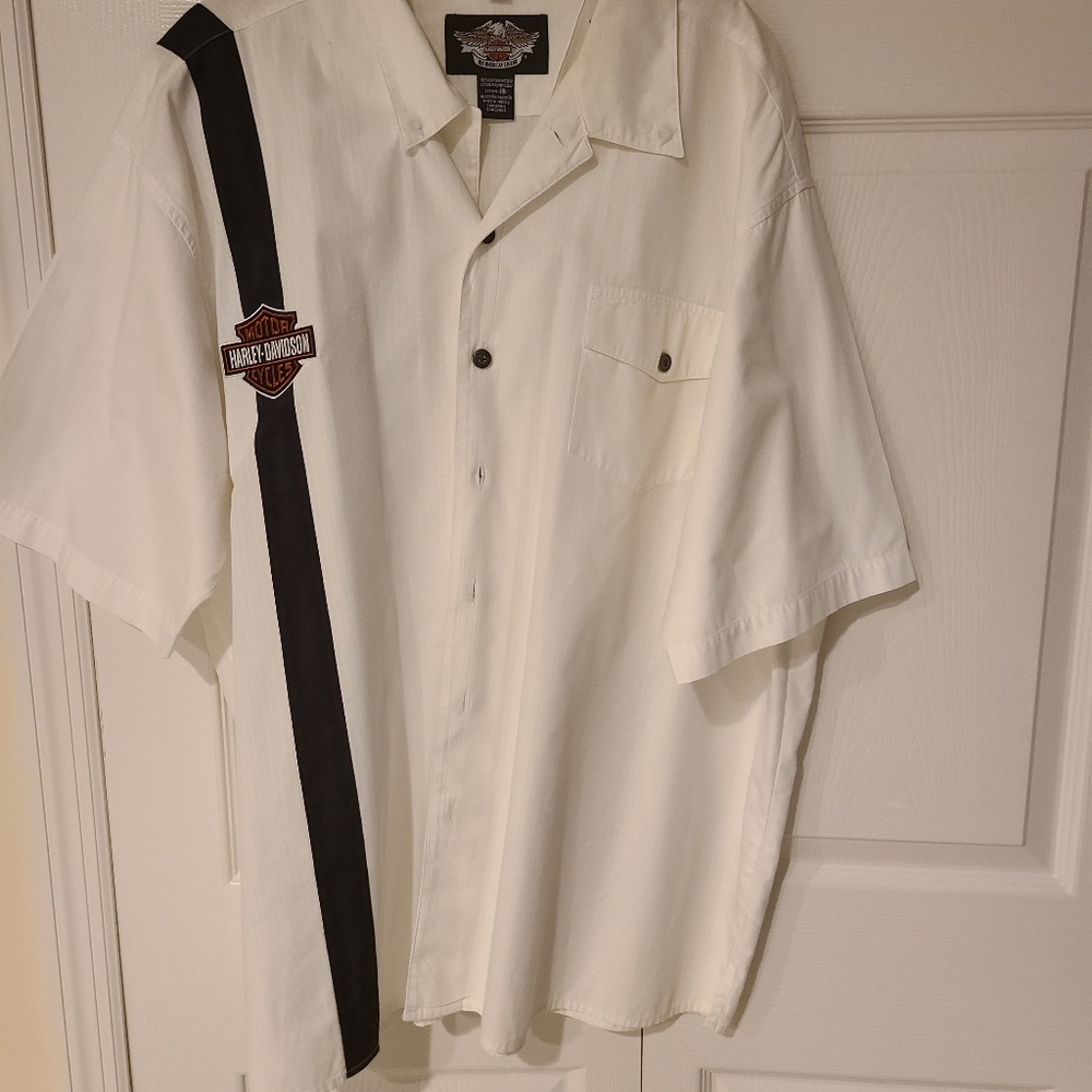 EUC Harley-Davidson shirt